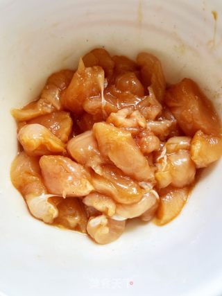 生酮饮食咖喱鸡的做法步骤：1