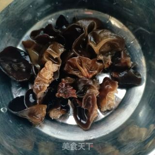 木耳拌黄瓜的做法步骤：1