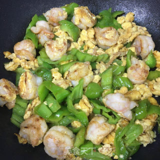 鸡蛋青椒炒虾仁的做法步骤：10