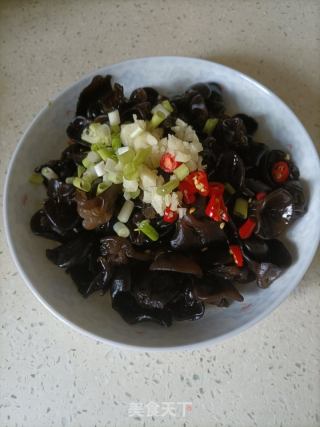 凉拌木耳的做法步骤：4