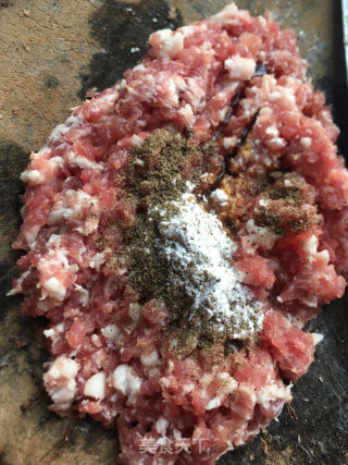 黑椒肉饼的做法步骤：5