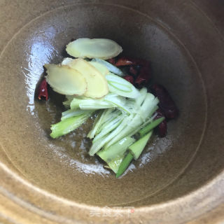 三黄鸡炖羊肚菌的做法步骤：5
