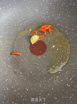 白菜梗炒肉的做法步骤：1