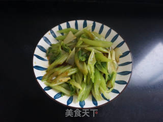 西芹拌桃仁的做法步骤：9
