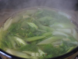 西芹拌桃仁的做法步骤：5