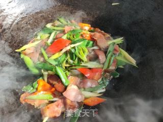 蒜苗炒腊肉的做法步骤：8