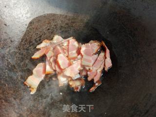 蒜苗炒腊肉的做法步骤：3