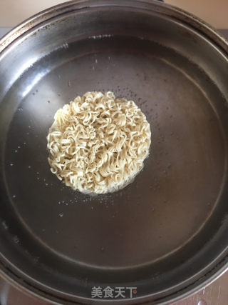 花椒虾拌面的做法步骤：4