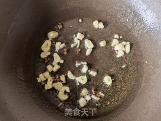 茼蒿杆炒海参的做法步骤：4