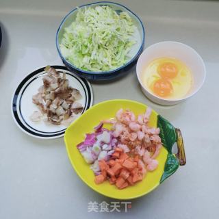 猪头肉虾仁炒饭的做法步骤：1