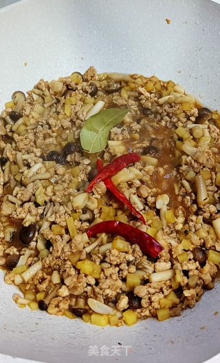 肉末蟹味菇酱的做法步骤：5