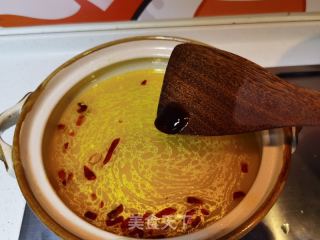 酸汤肥牛煲的做法步骤：7