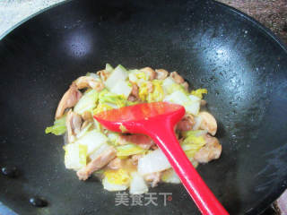 鸡腿肉炒娃娃菜的做法步骤：14