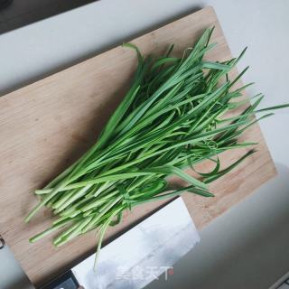 白菜蒜苗水饺的做法步骤：3