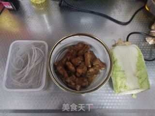 排骨烩白菜的做法步骤：1