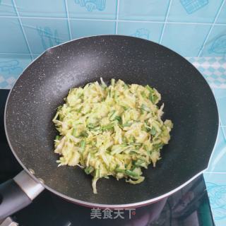 包菜蒜苗鸡蛋饼的做法步骤：7