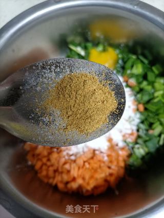 韭菜鸡蛋饼的做法步骤：6