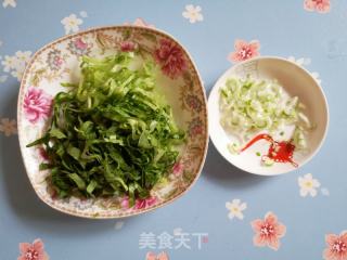 豆渣炒油麦菜的做法步骤：2