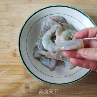荔枝虾球的做法步骤：1