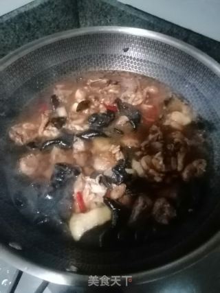 木耳烧土鸡的做法步骤：4