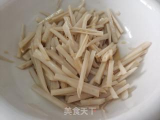 凉拌莲条的做法步骤：5