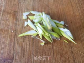 凉拌莲条的做法步骤：4