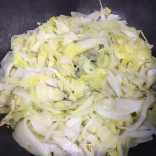 鸡蛋包心菜炒年糕的做法步骤：5