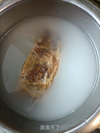 腊肉蒸白萝卜的做法步骤：1