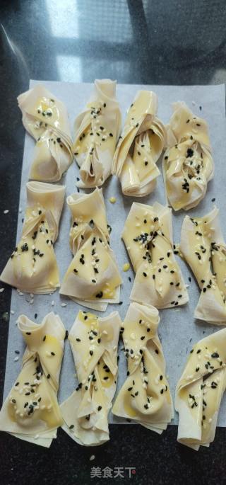 炸云吞皮的做法步骤：8