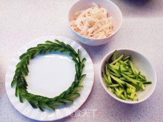 酸辣开胃，低脂美食～凉拌牛百叶的做法步骤：3