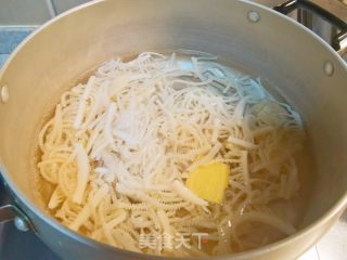 酸辣开胃，低脂美食～凉拌牛百叶的做法步骤：2