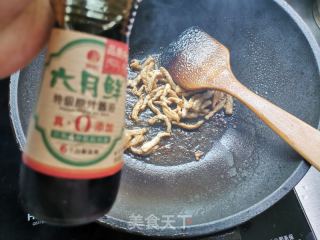 肉丝拉皮的做法步骤：6