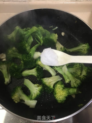 酒香西兰花的做法步骤：6