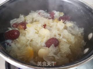 银耳红枣莲籽汤的做法步骤：6