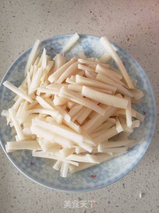 糖醋莲条的做法步骤：2