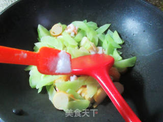 干贝烧虾仁炒莴笋的做法步骤：12
