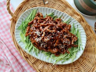 京酱肉丝的做法步骤：12