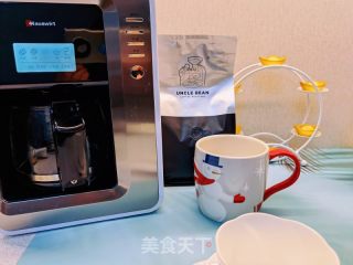 冰墩墩拿铁咖啡的做法步骤：1