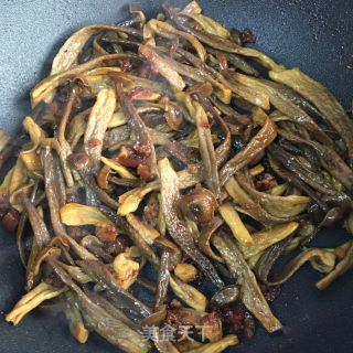 肉末炒鹿茸菇的做法步骤：6