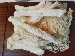竹荪虾滑煲的做法步骤：13