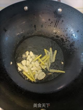白菜炒粉条的做法步骤：2