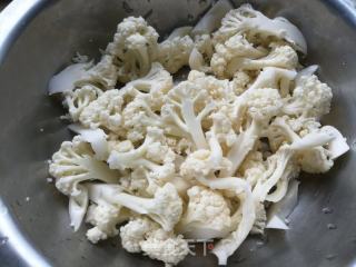 洋葱炒花菜的做法步骤：2
