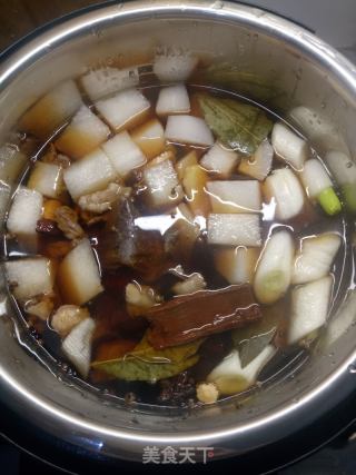 白萝卜炖牛肉的做法步骤：2