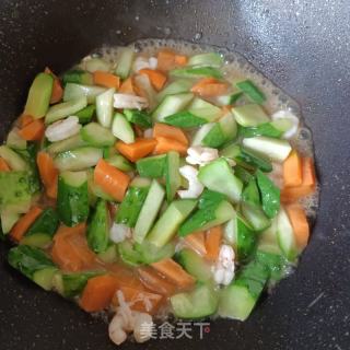黄瓜炒虾仁的做法步骤：7