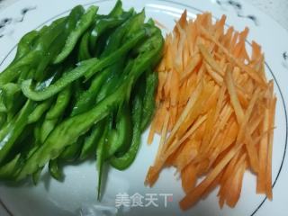 鱼香肉丝的做法步骤：4