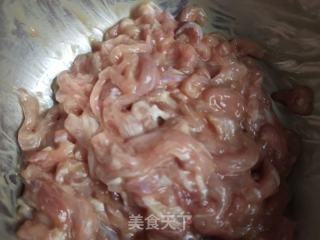 鱼香肉丝的做法步骤：3