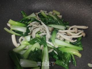 白玉菇炒油菜的做法步骤：7