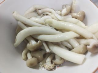 白玉菇炒油菜的做法步骤：4