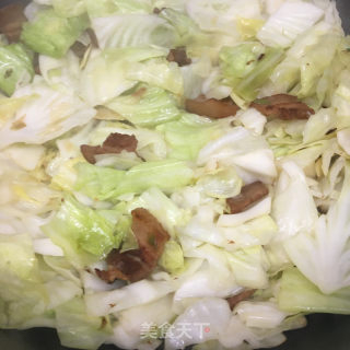 五花肉炒包心菜的做法步骤：4
