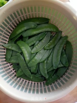 凉拌荷兰豆的做法步骤：2